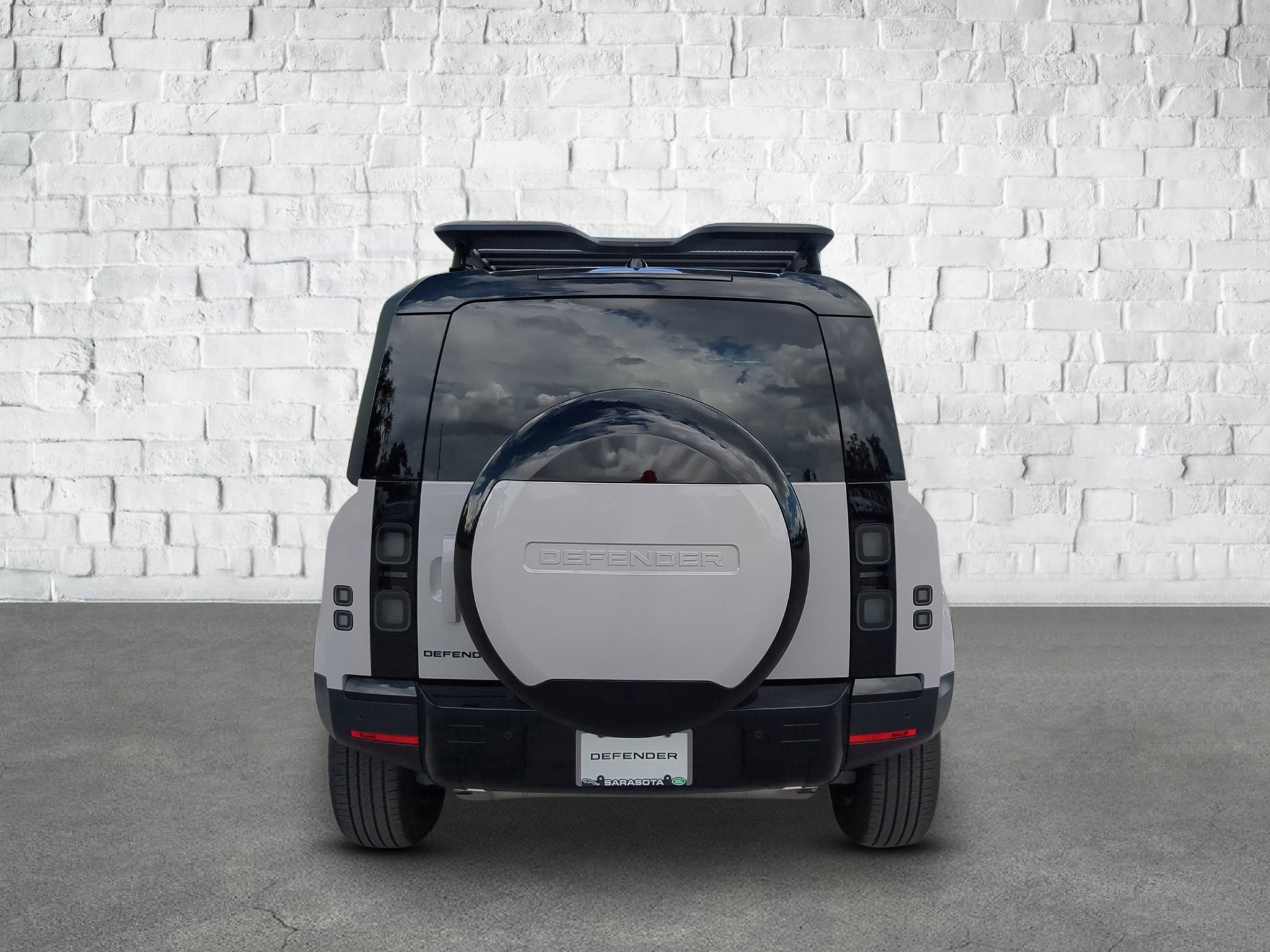 2026 Land Rover Defender 110 S photo 3