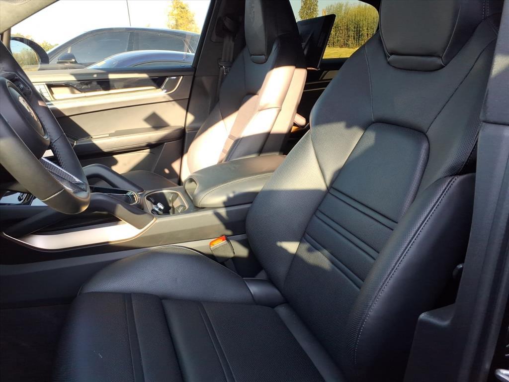 2024 Porsche Cayenne Turbo GT photo 7