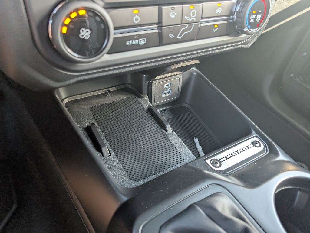 2025 Ford Bronco Base photo 10