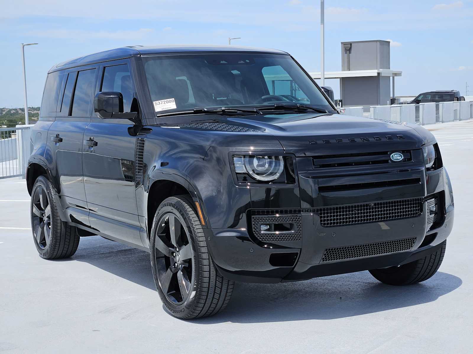 2025 Land Rover Defender 110 X-Dynamic SE photo 3