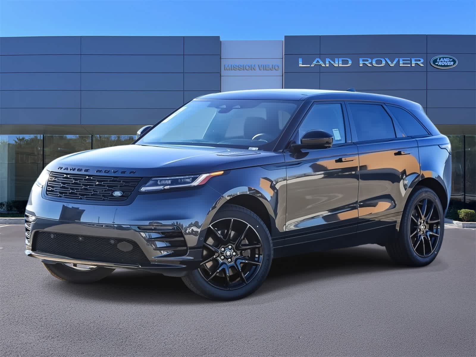 2026 Land Rover Range Rover Velar Dynamic SE's photo