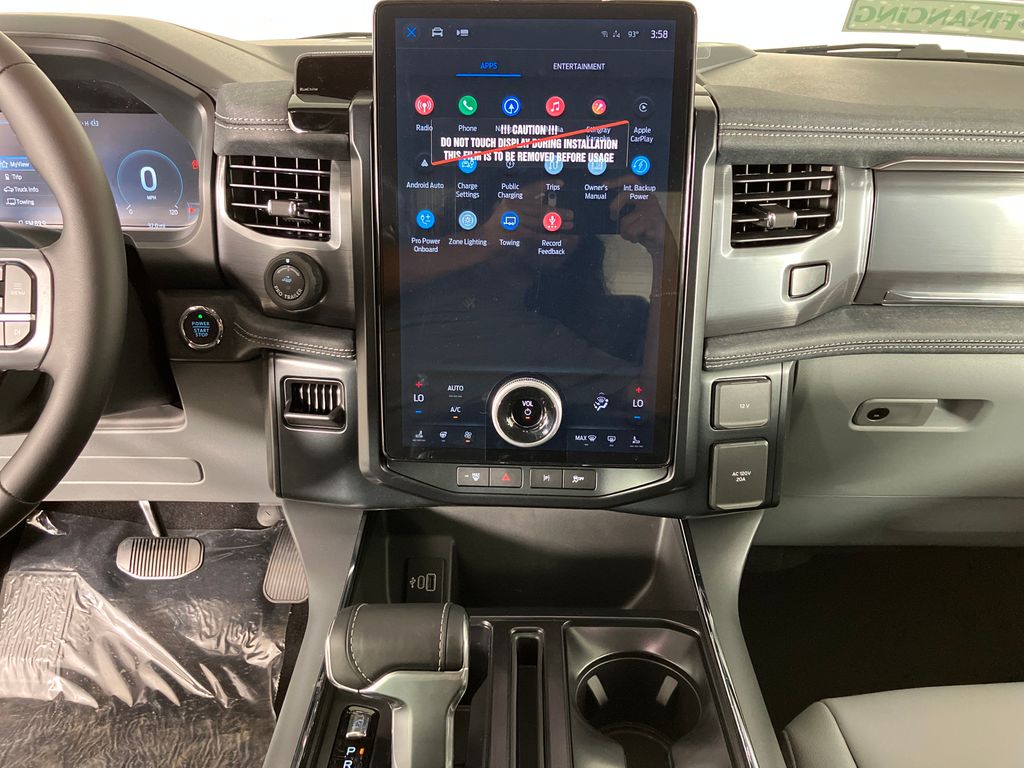 2025 Ford F-150 Lightning photo 15