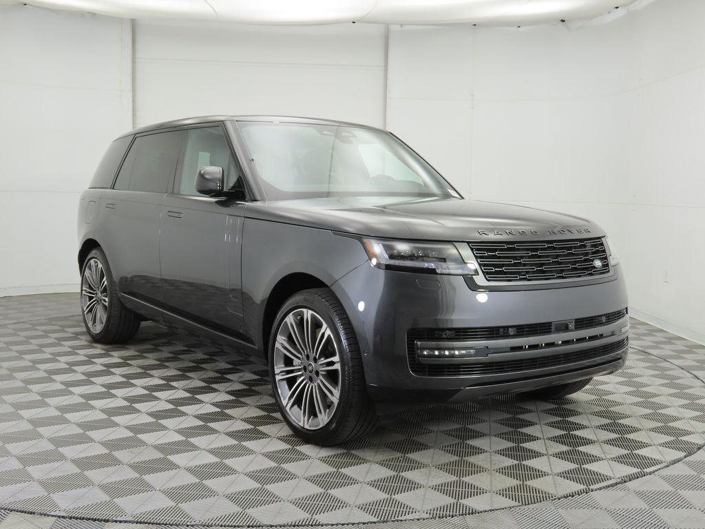 2025 Land Rover Range Rover SE photo 3