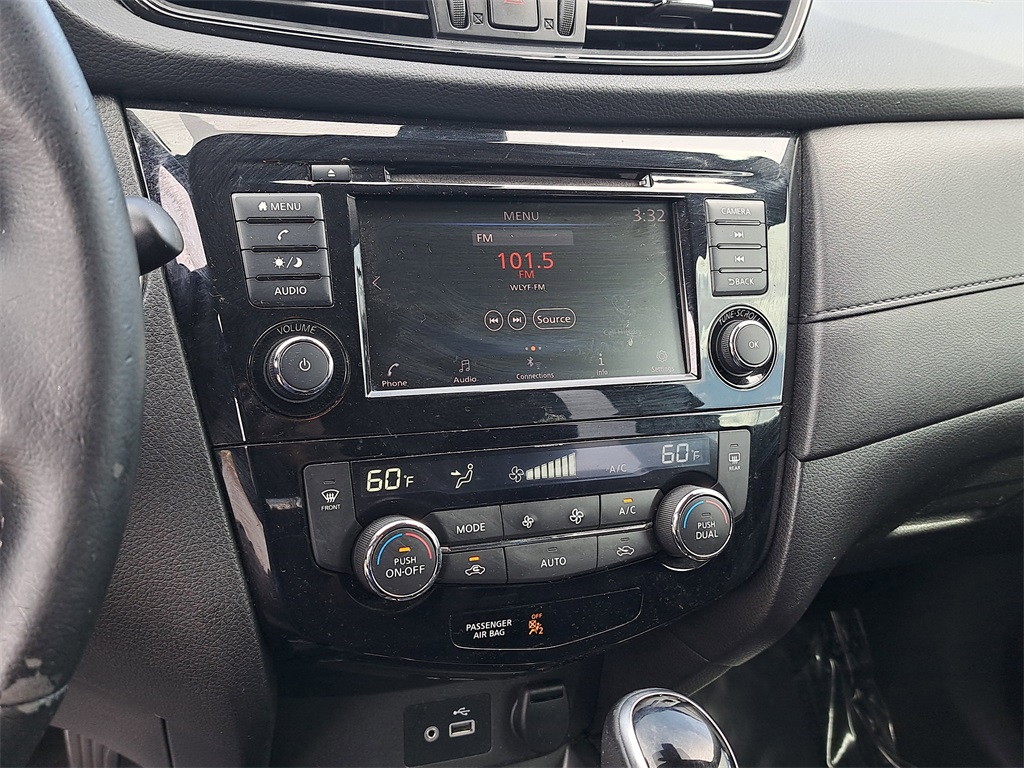 2020 Nissan Rogue SV photo 28