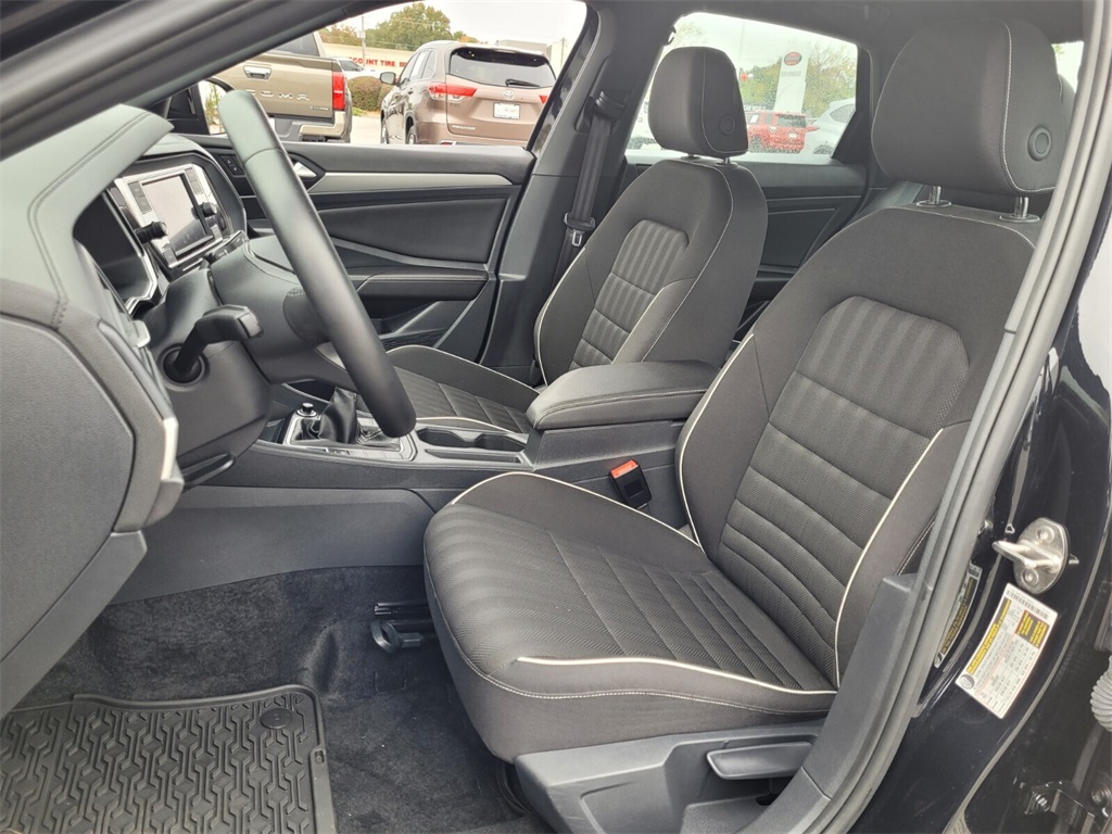 2024 Volkswagen Jetta 1.5T Sport photo 4