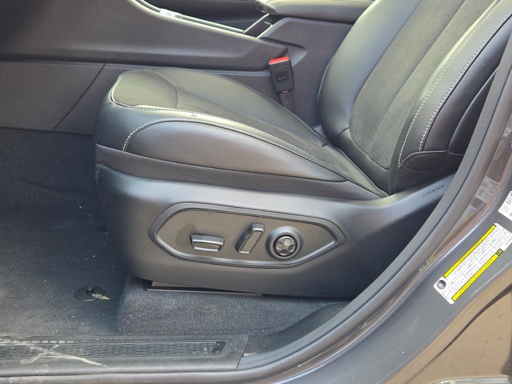 2025 Jeep Grand Cherokee Laredo photo 23