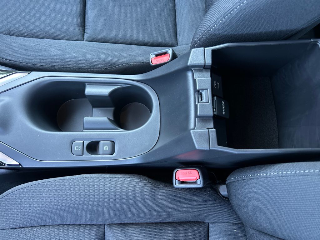 2025 Toyota Corolla LE photo 24