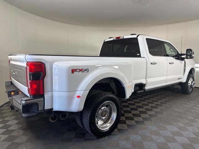 2024 Ford F-450 King Ranch photo 3