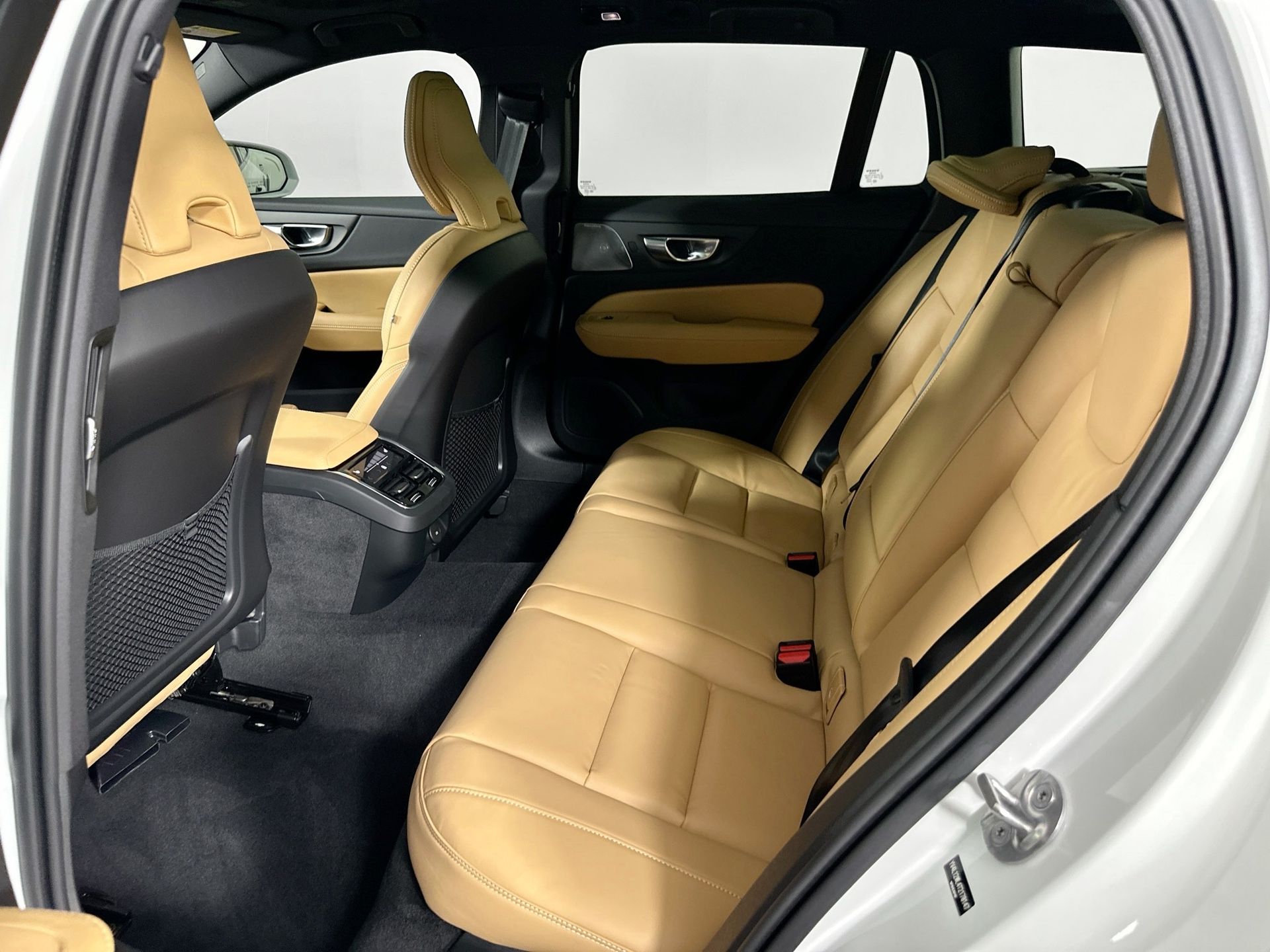 2026 Volvo V60 Cross Country B5 AWD photo 22