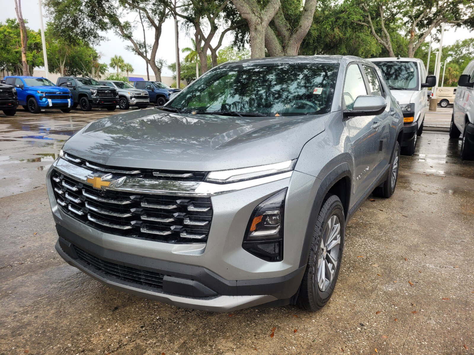 2026 Chevrolet Equinox LT photo 3