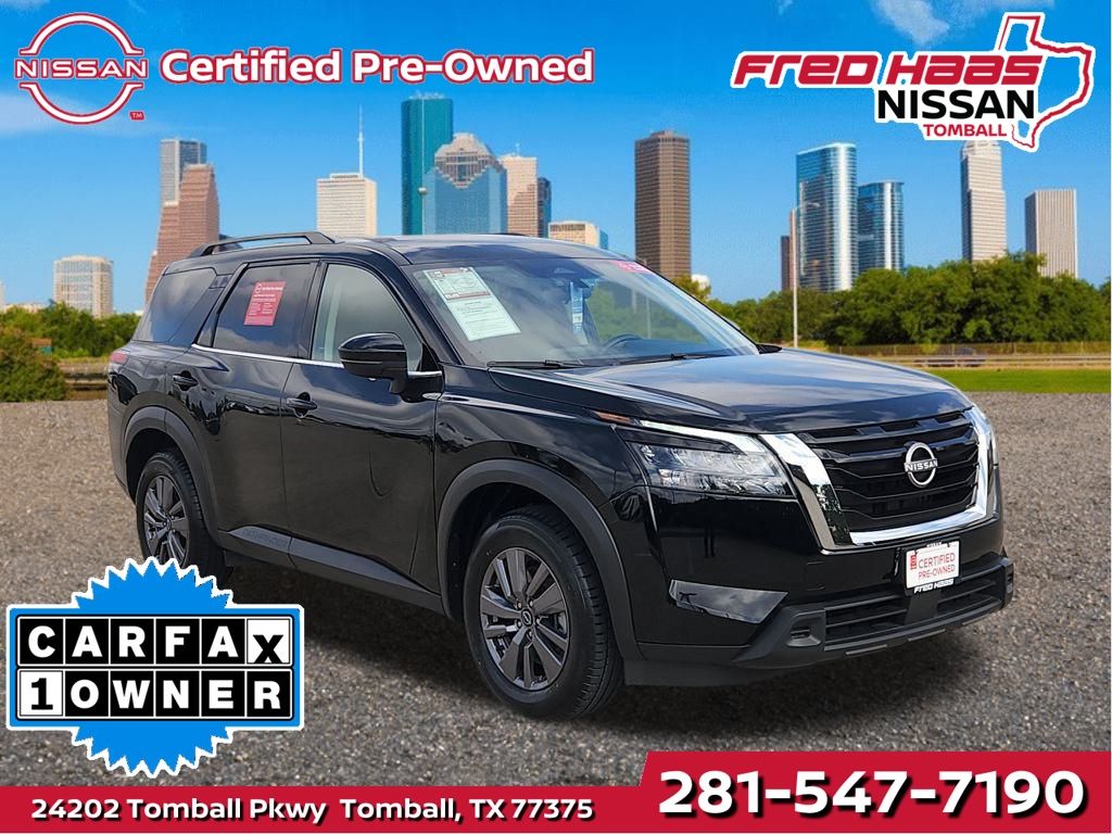 2025 Nissan Pathfinder SV's photo