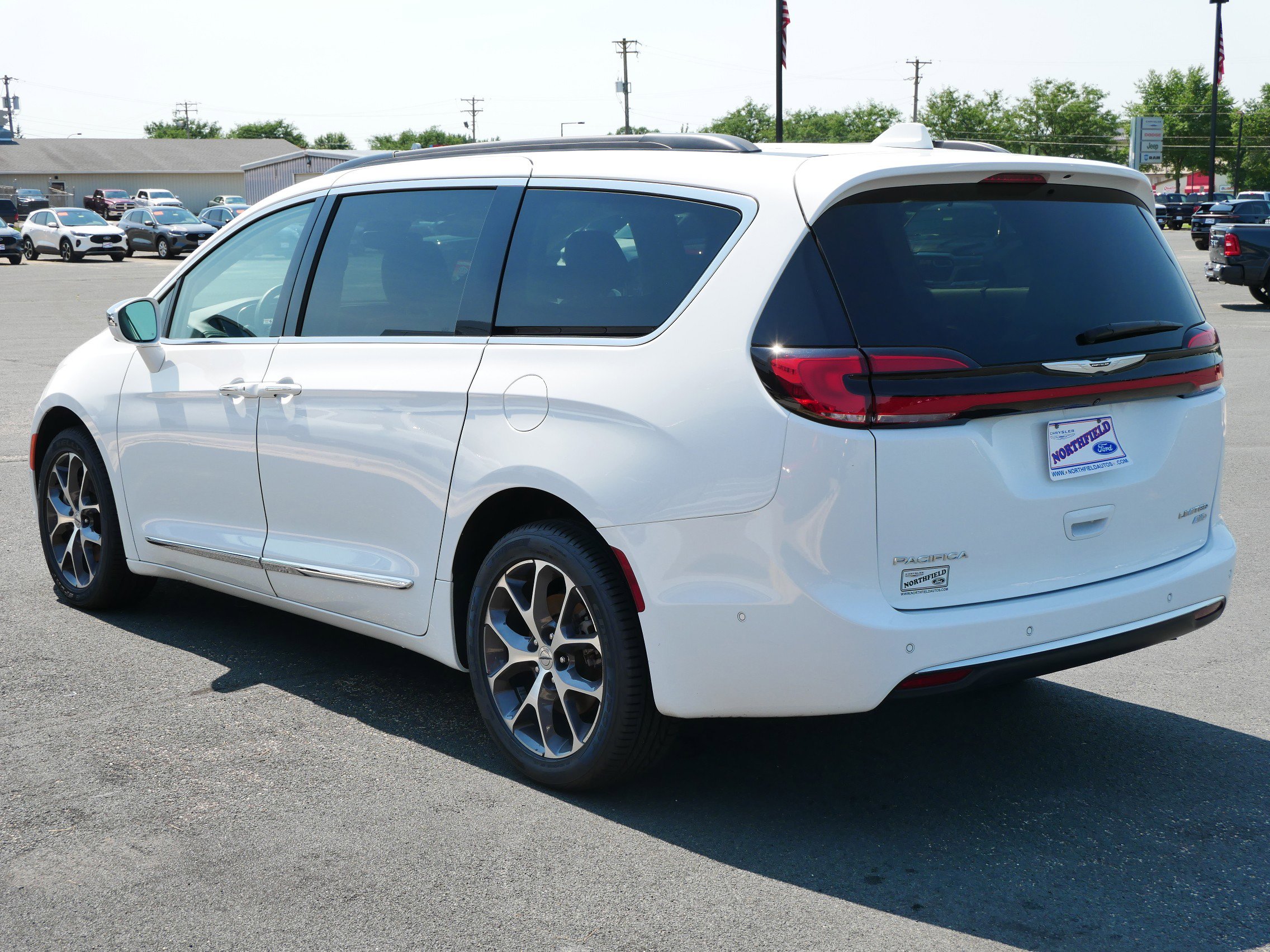 2022 Chrysler Pacifica Limited photo 6