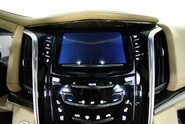 2019 Cadillac Escalade ESV Platinum photo 3