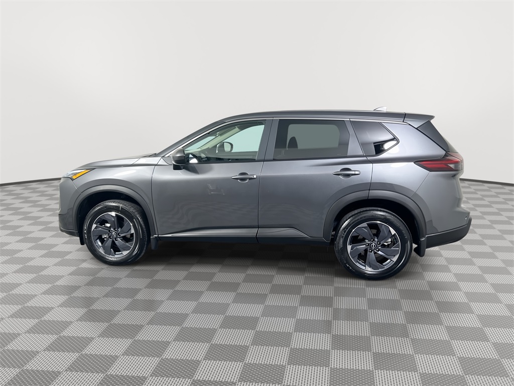 2026 Nissan Rogue SV photo 2