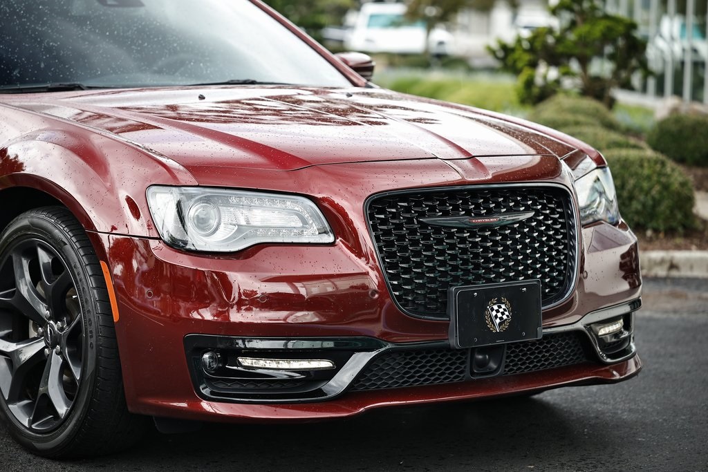 2023 Chrysler 300 S photo 2