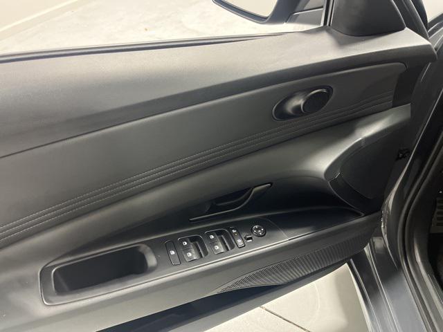 2025 Hyundai Elantra SEL Sport photo 4