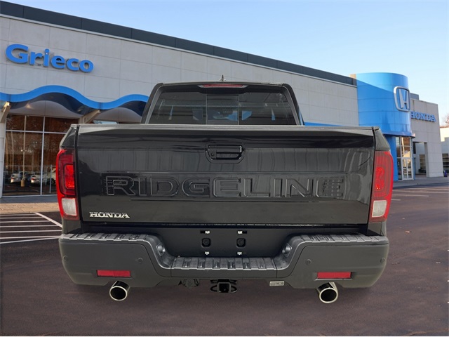 2026 Honda Ridgeline Black Edition photo 4