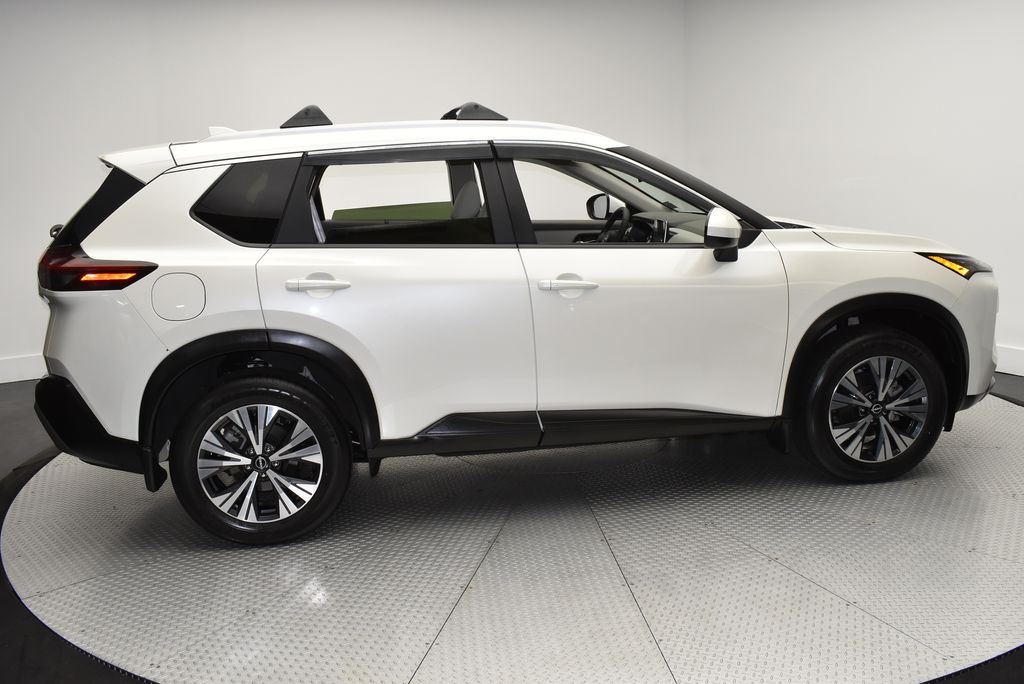 2023 Nissan Rogue SV photo 3