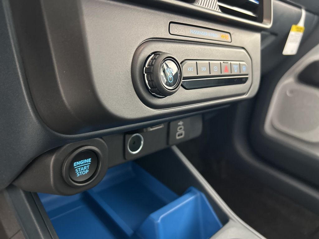 2025 Ford Maverick XLT photo 14