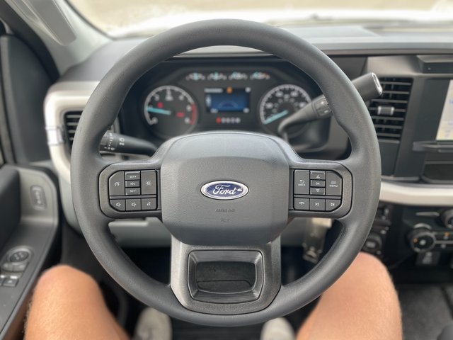 2025 Ford F-450 photo 14