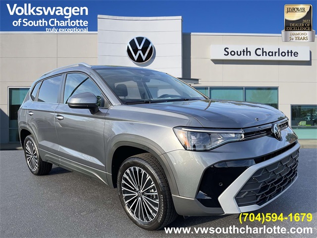 2025 Volkswagen Taos SE's photo