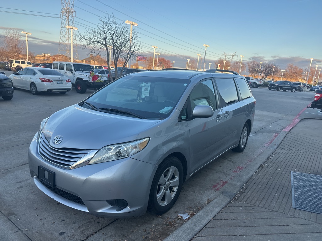2015 Toyota Sienna LE