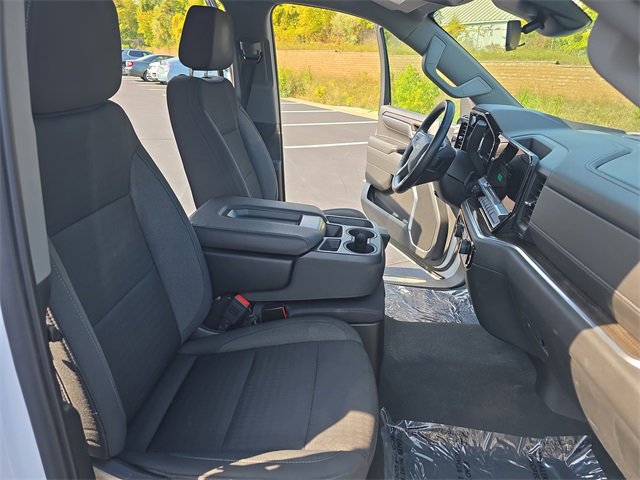 2023 Chevrolet Silverado photo 10