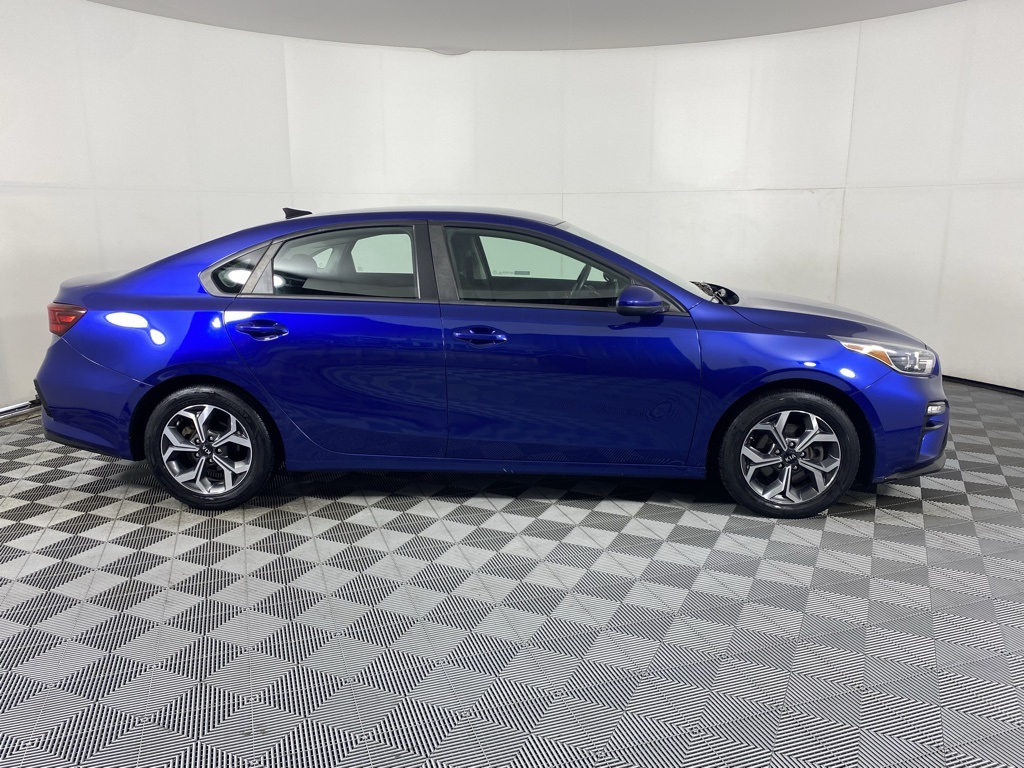 2019 Kia Forte LXS photo 2