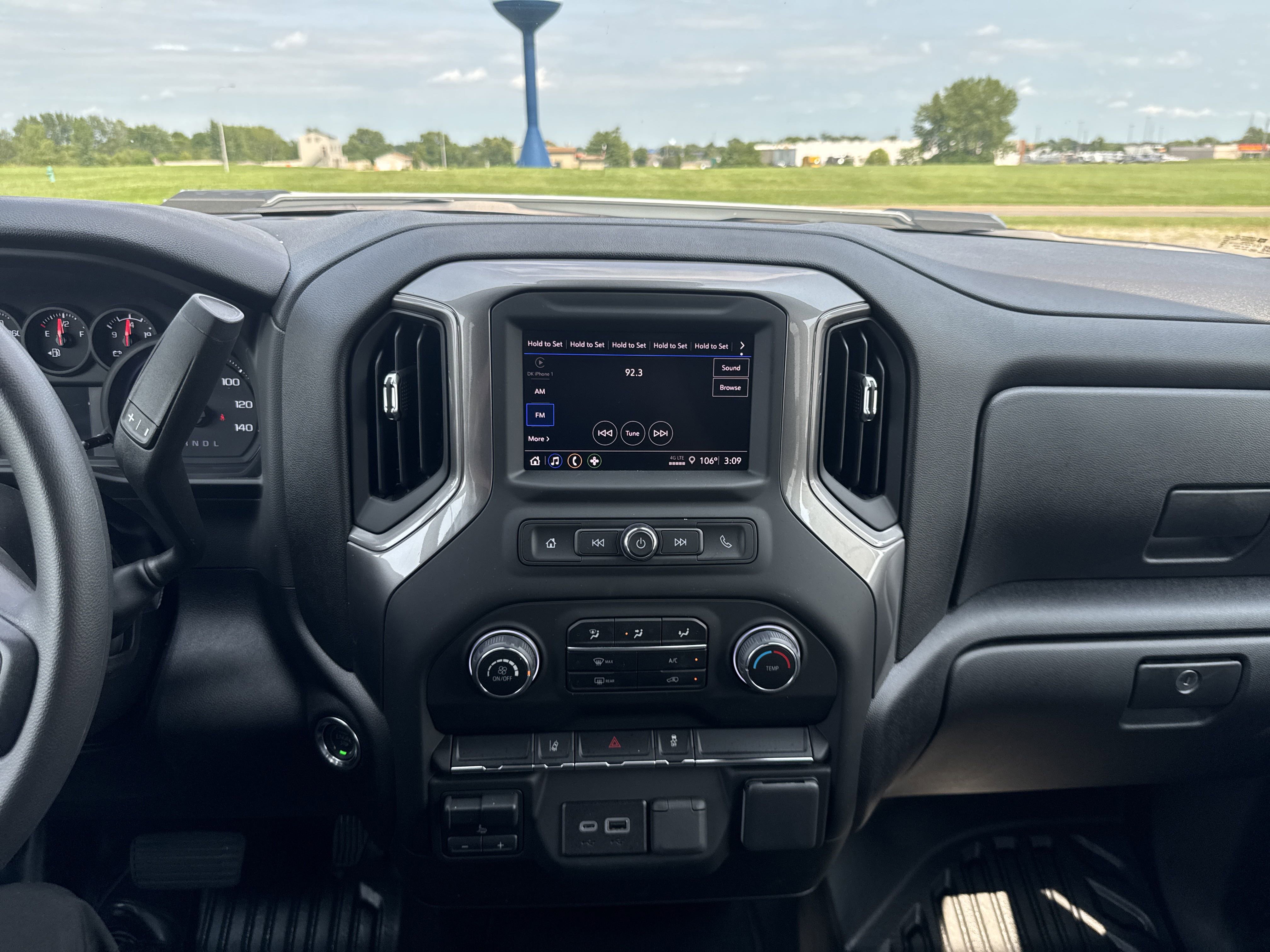 2025 Chevrolet Silverado 2500HD photo 9