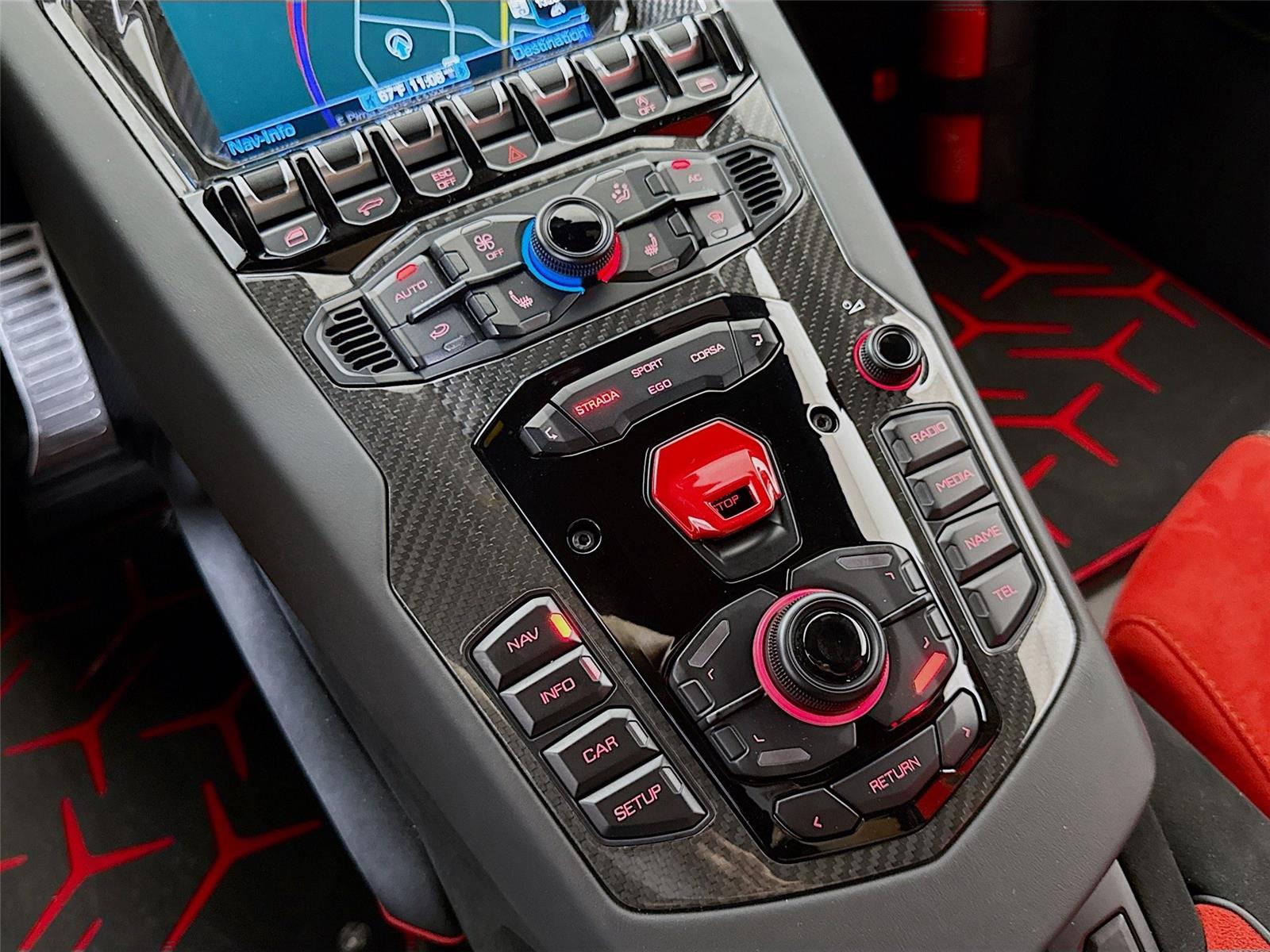 2019 Lamborghini Aventador SVJ photo 18