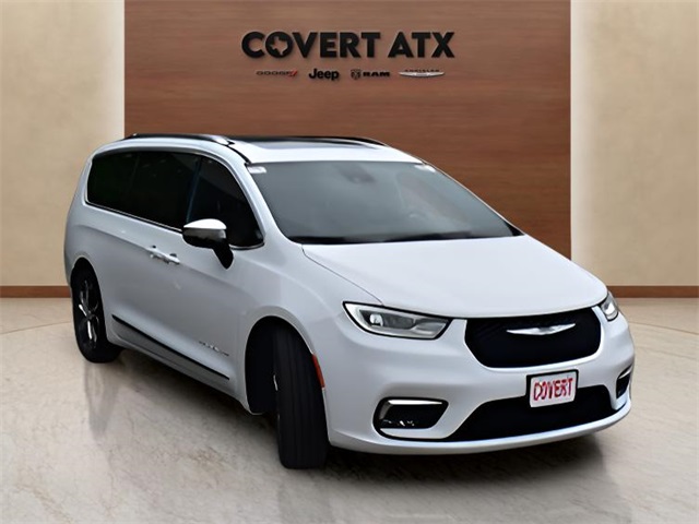 2025 Chrysler Pacifica Pinnacle photo 7