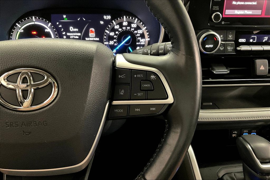 2022 Toyota Highlander Hybrid XLE photo 17