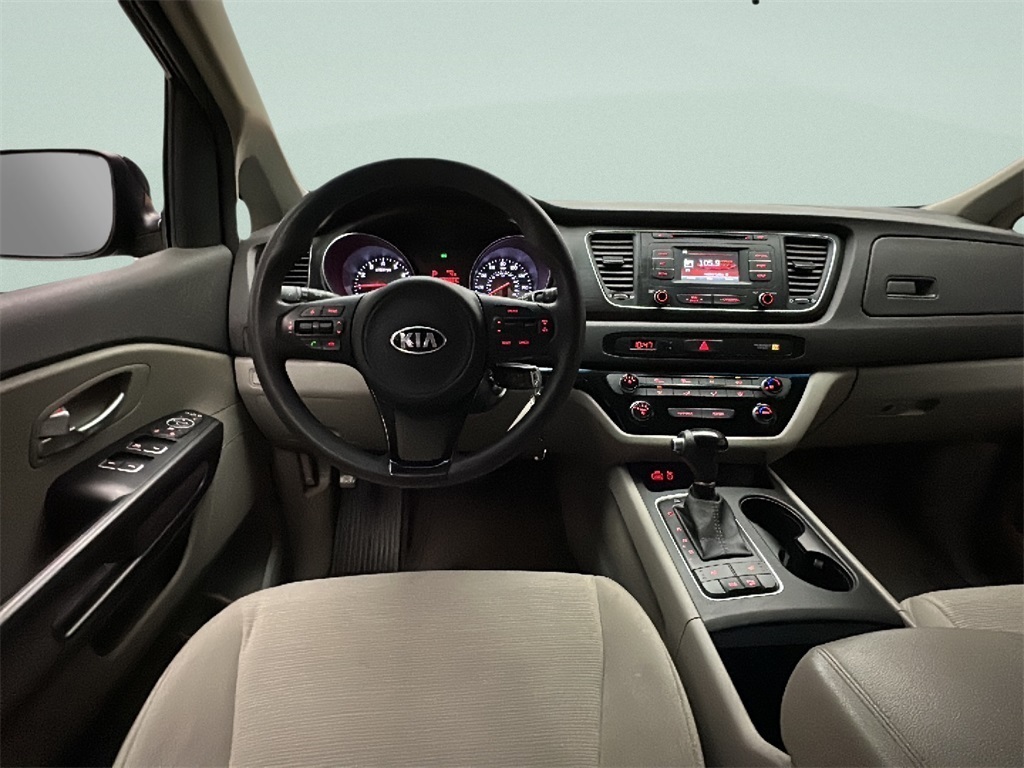 2015 Kia Sedona LX photo 14