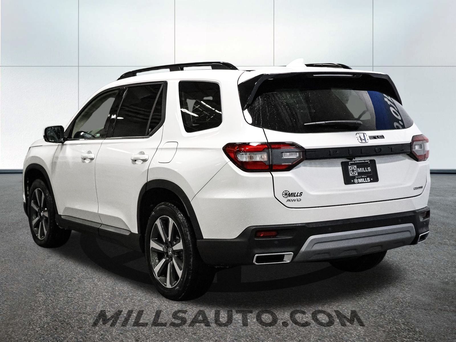 2025 Honda Pilot Touring photo 4