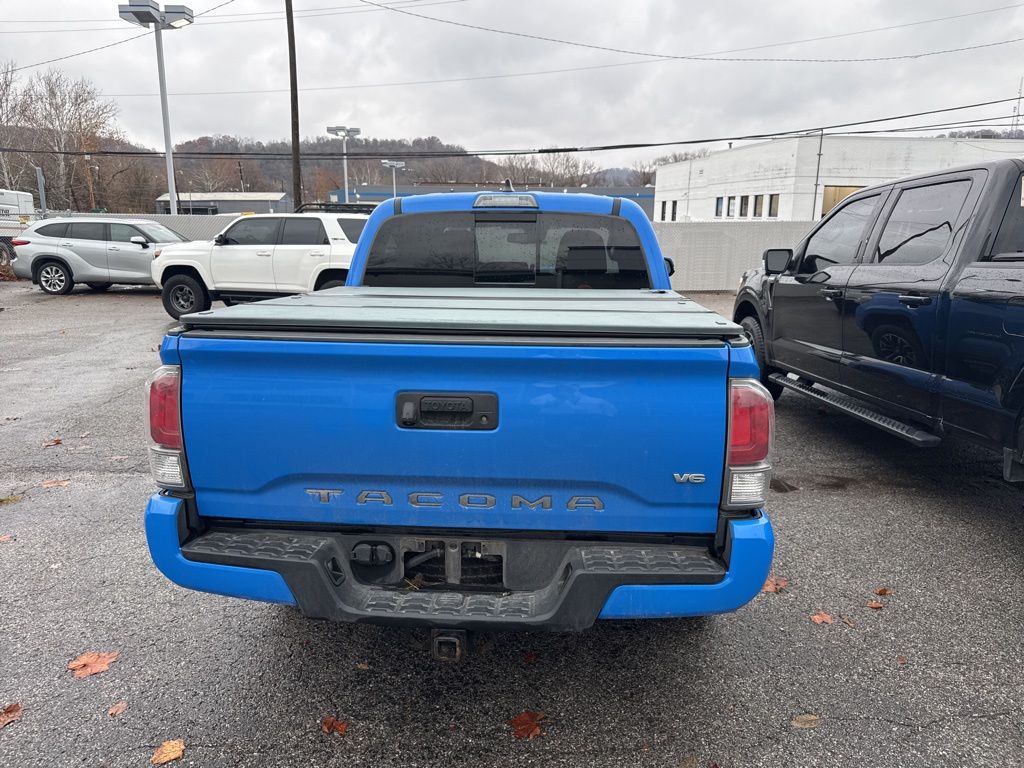 2020 Toyota Tacoma TRD Sport photo 3