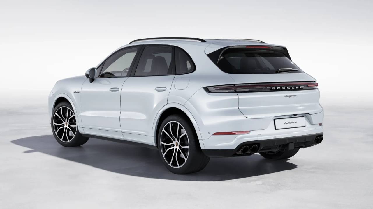 2026 Porsche Cayenne E-Hybrid photo 3