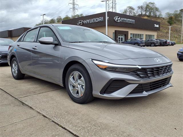 2025 Hyundai Elantra SE's photo