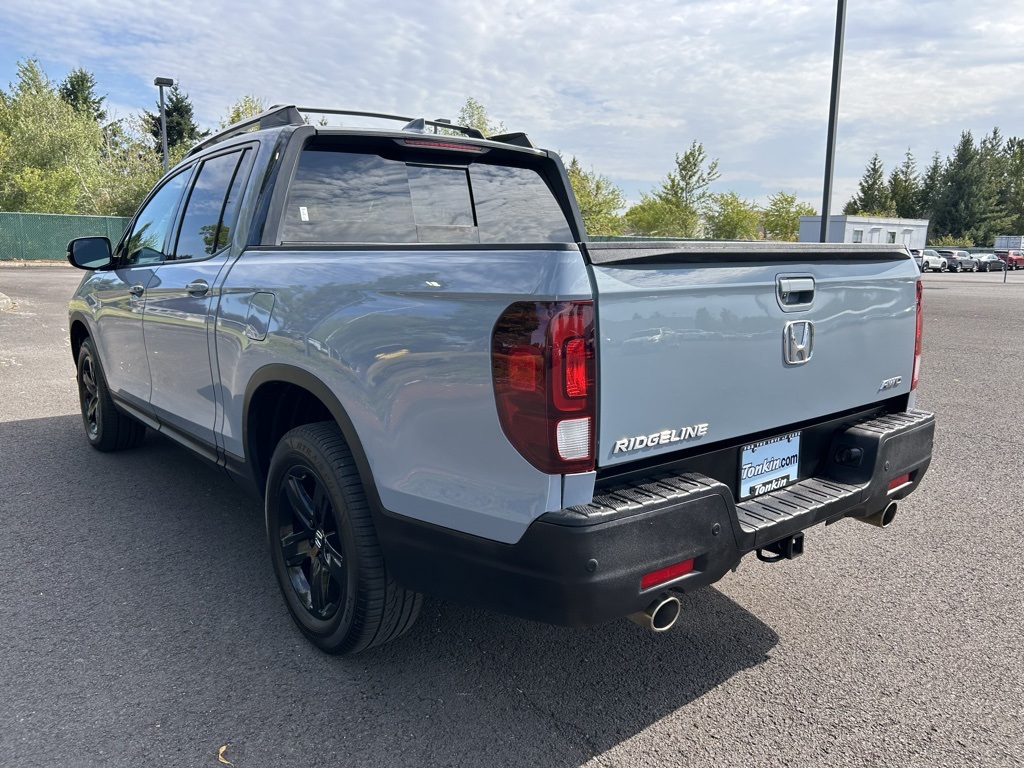 2023 Honda Ridgeline Black Edition photo 5