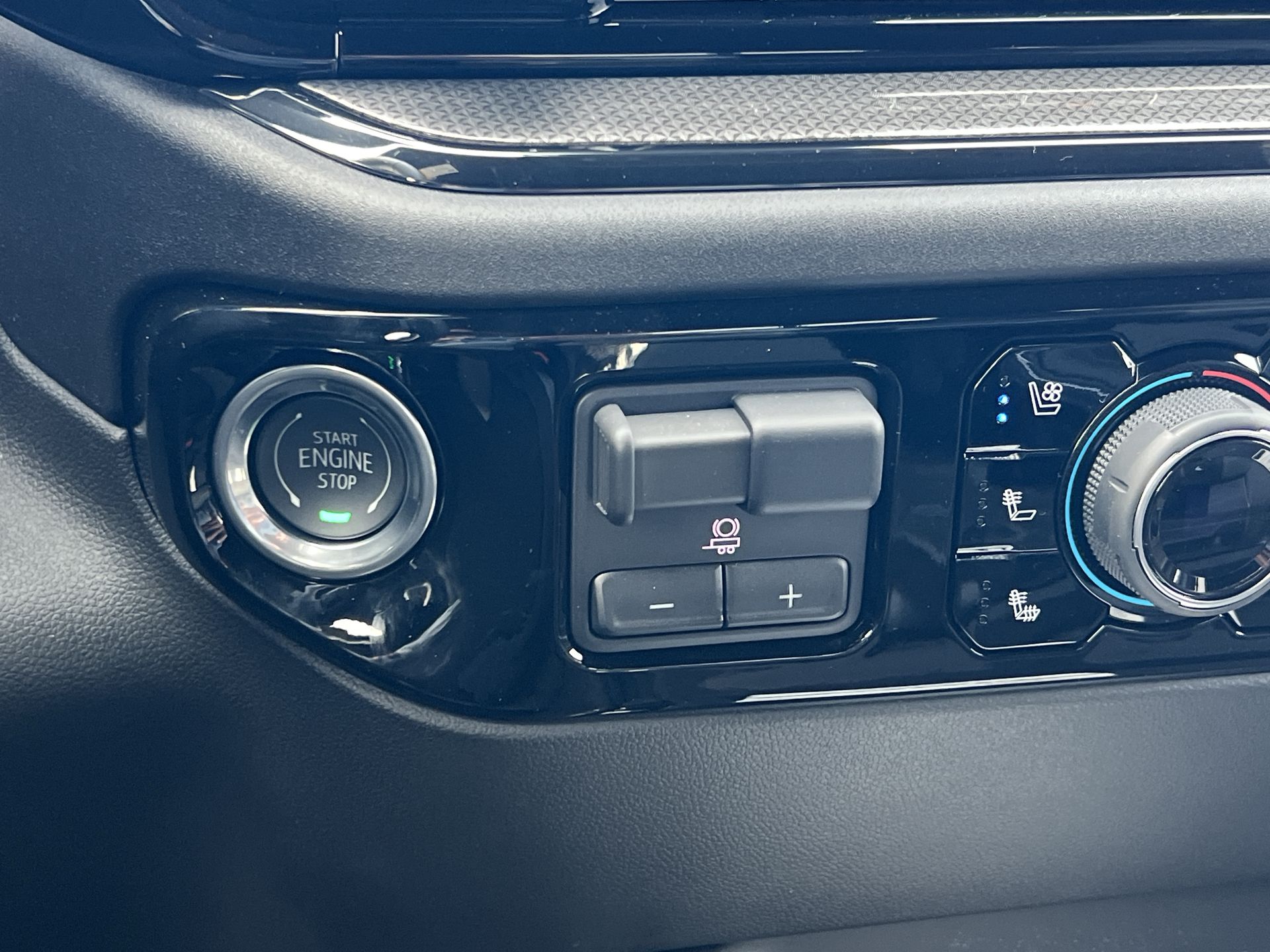 2025 Chevrolet Silverado 2500HD photo 14