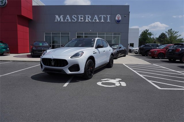 2025 Maserati Grecale MODENA's photo