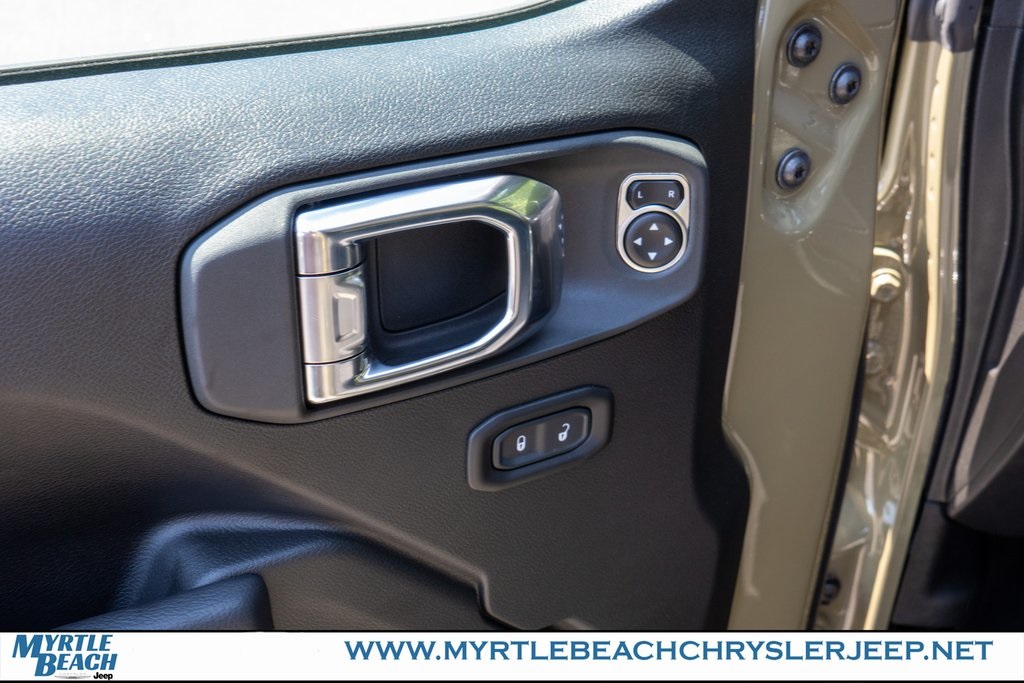 2025 Jeep Gladiator Rubicon photo 16