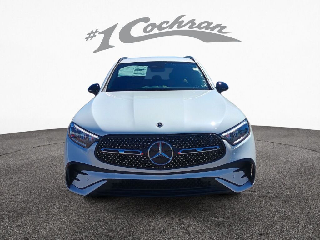 2025 Mercedes Benz GLC 300 4MATIC photo 2
