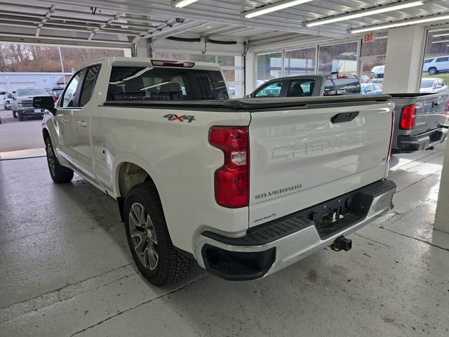 2022 Chevrolet Silverado 1500 LT photo 3