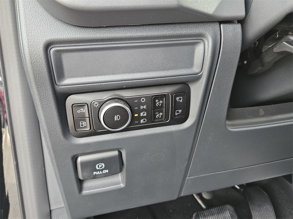 2025 Ford F-150 XLT photo 15