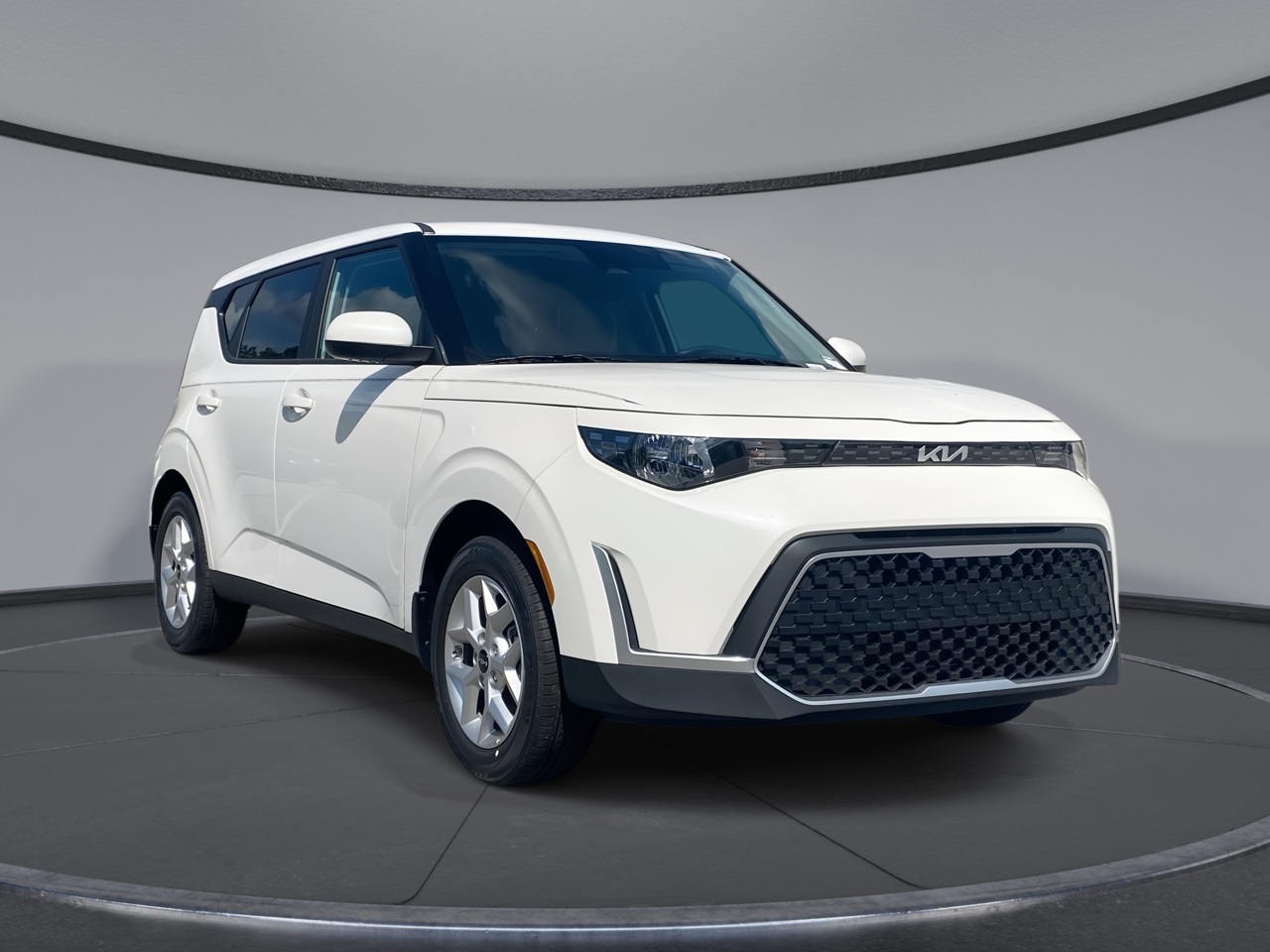 2025 Kia Soul LX's photo