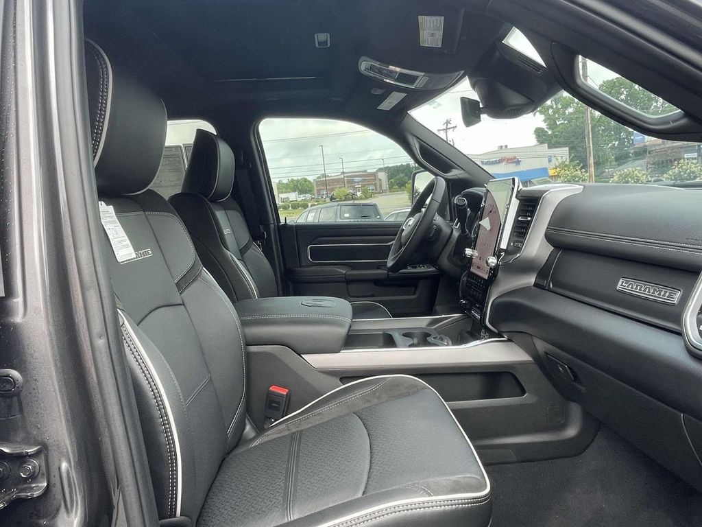 2025 Ram 2500 Laramie photo 14