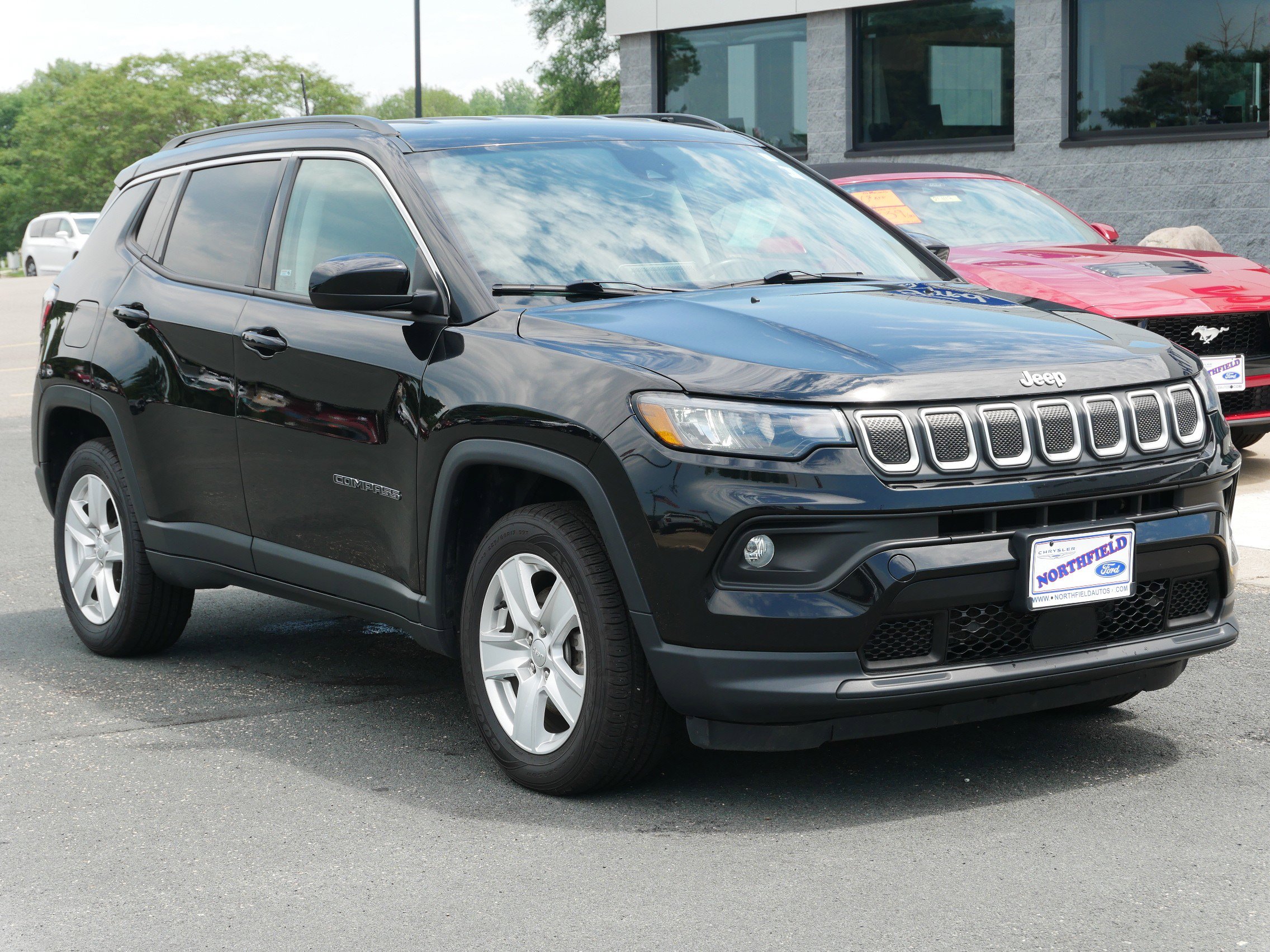 Used 2022 Jeep Compass Latitude with VIN 3C4NJDBBXNT120052 for sale in Northfield, Minnesota