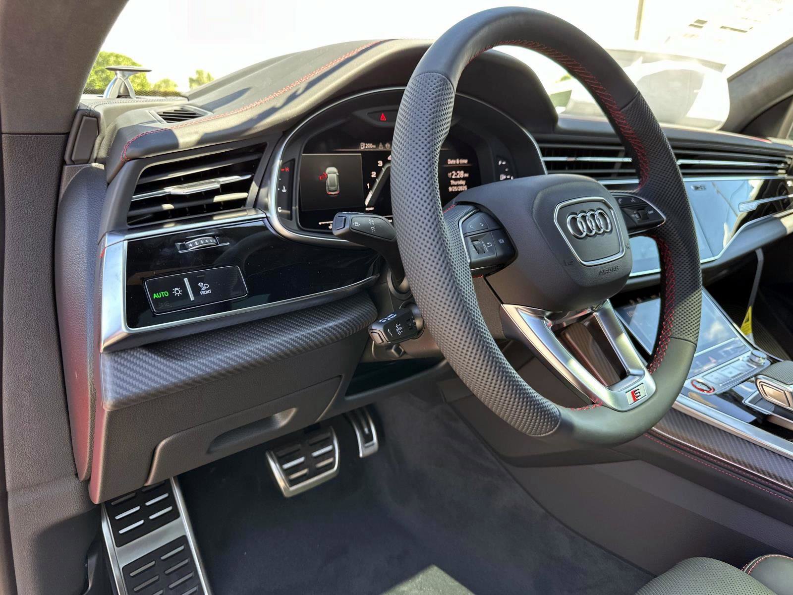 2026 Audi SQ8 Prestige photo 15