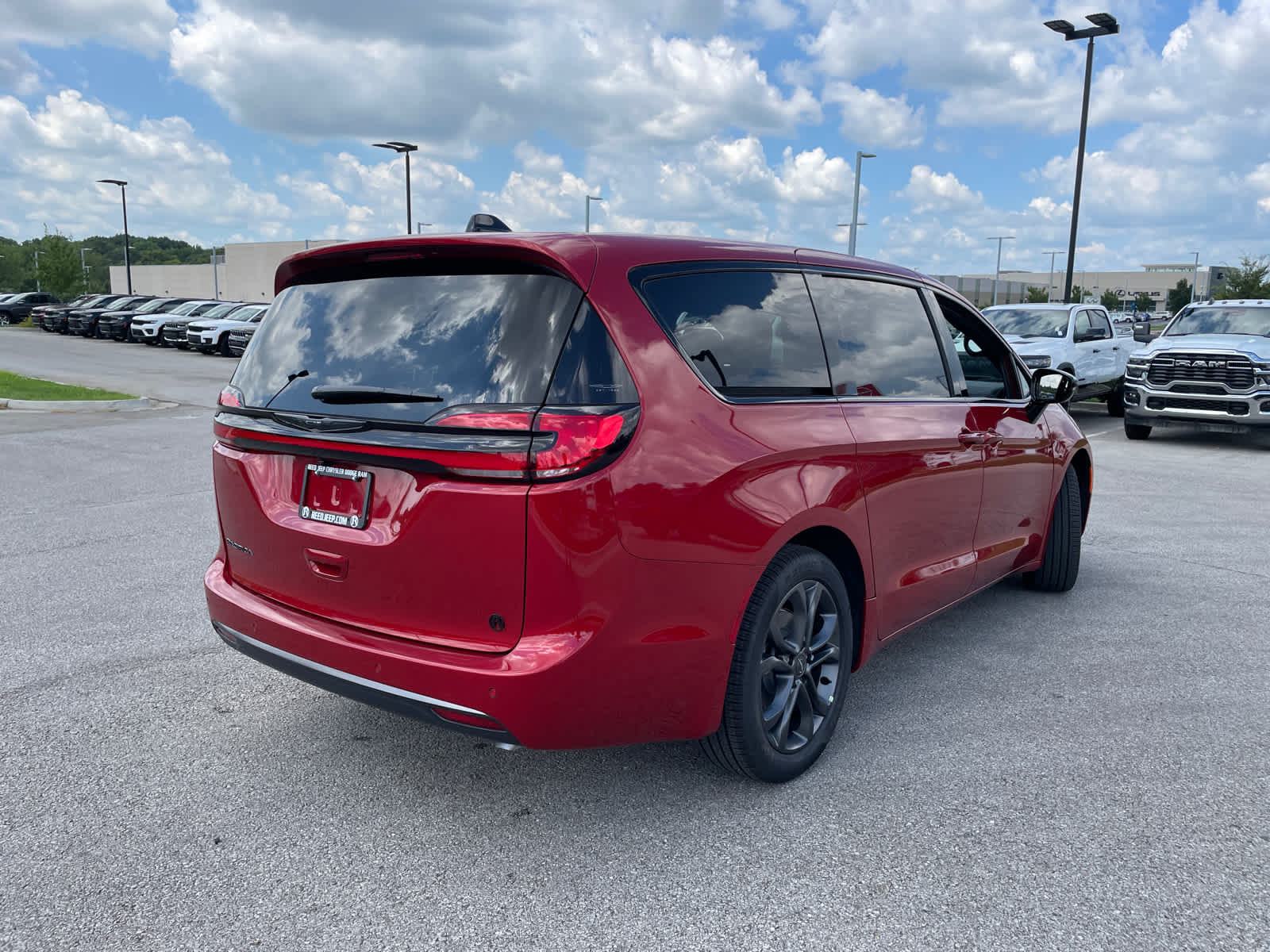 2026 Chrysler Pacifica photo 9