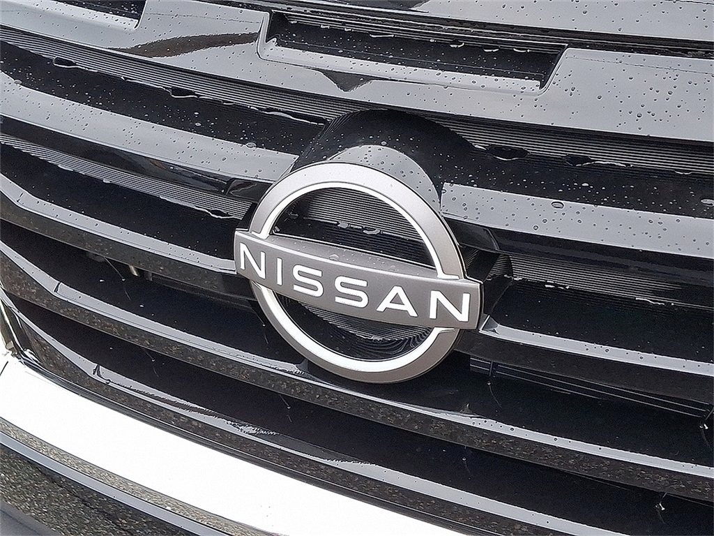 2025 Nissan Pathfinder SV photo 5